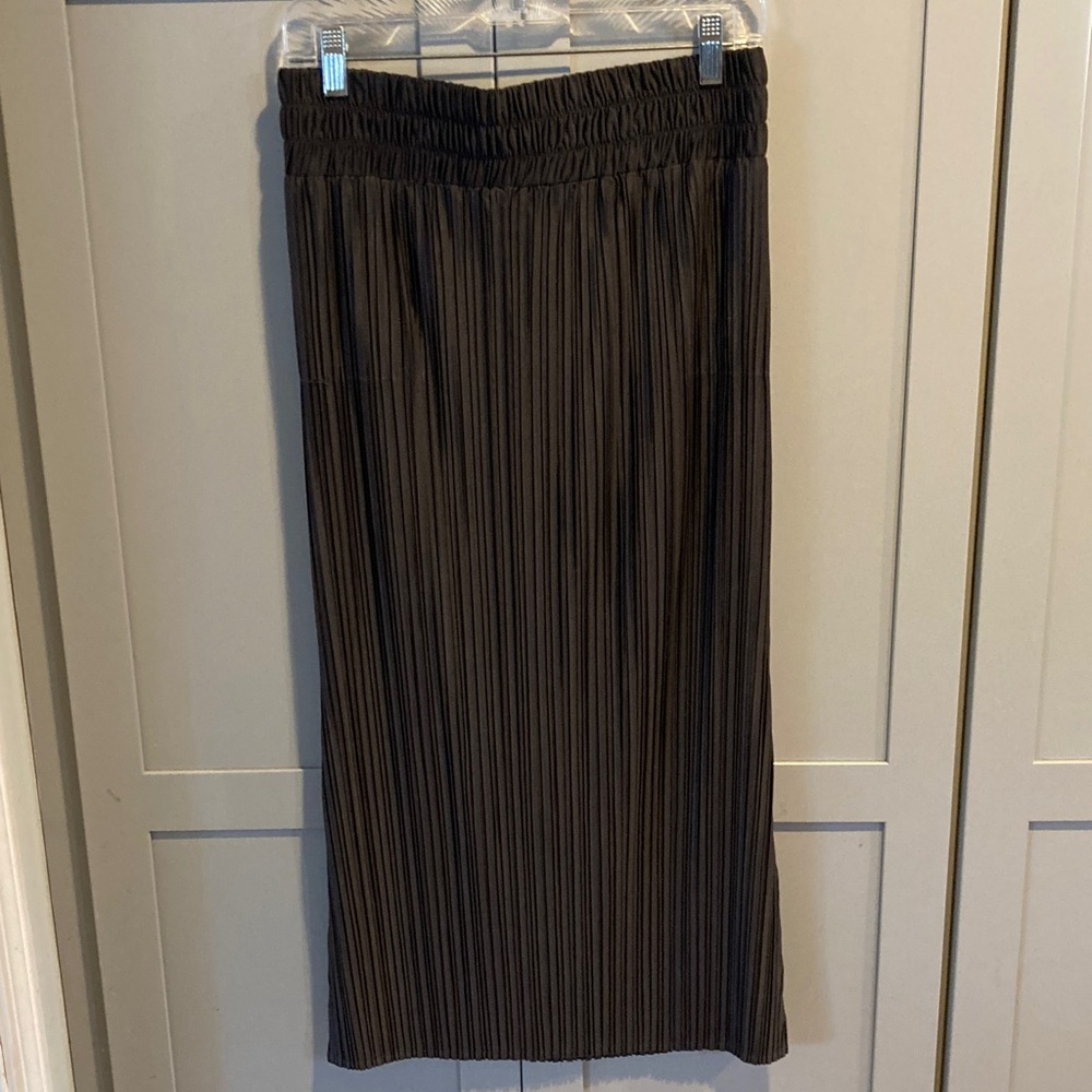 Ruti Relaxed Pleated Skirt - Picture 4 of 8